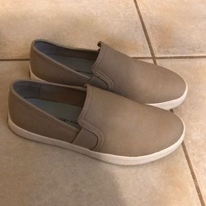Dr Sholl’s Slip on Shoes. Size 6.5.